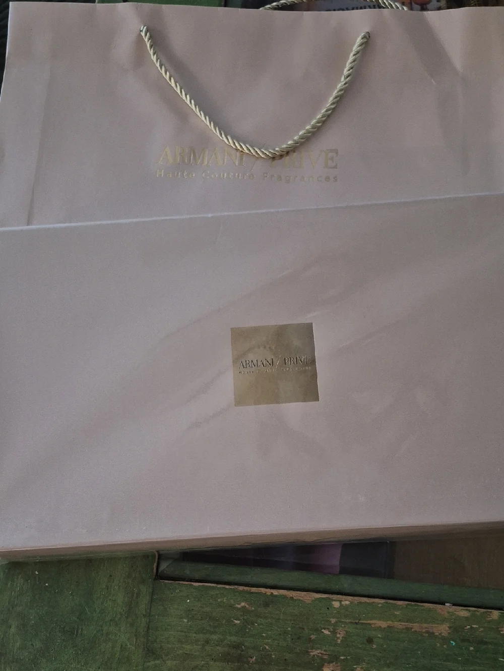 Armani Privé Haute Couture Fragrance Gift Set & Bag [B21] - Picture 2 of 7